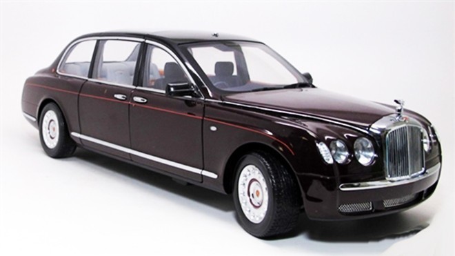 Hoàng gia Anh – Bentley State Limousine