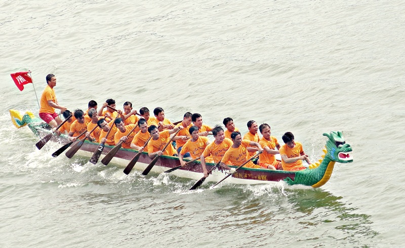 đua thuyền sông Yên